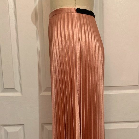 Zara Pleated Midi Skirt in Copper - Picture 3 of 4